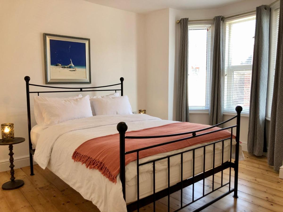 Vila House With Parking, Short Stroll To Quay, Shops And Restaurants Poole Exteriér fotografie