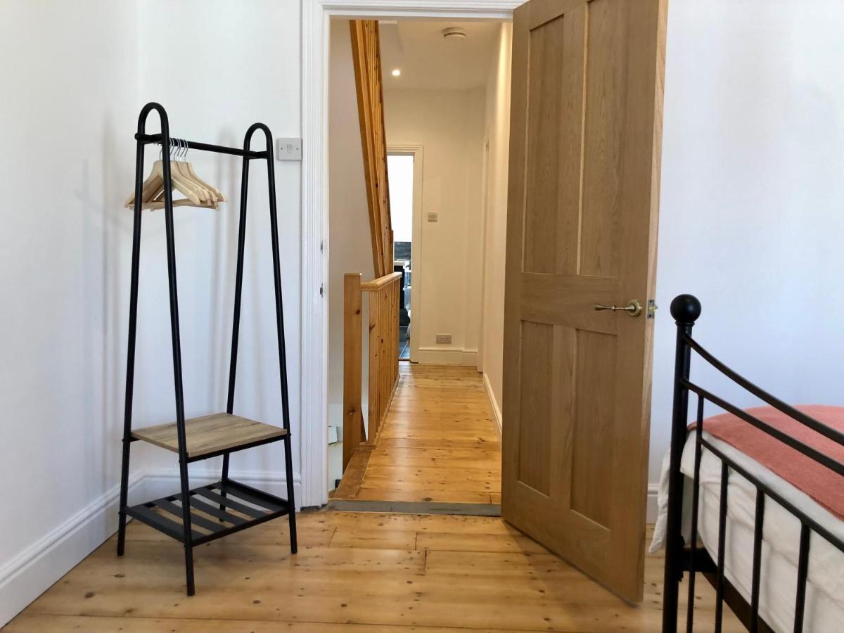 Vila House With Parking, Short Stroll To Quay, Shops And Restaurants Poole Exteriér fotografie