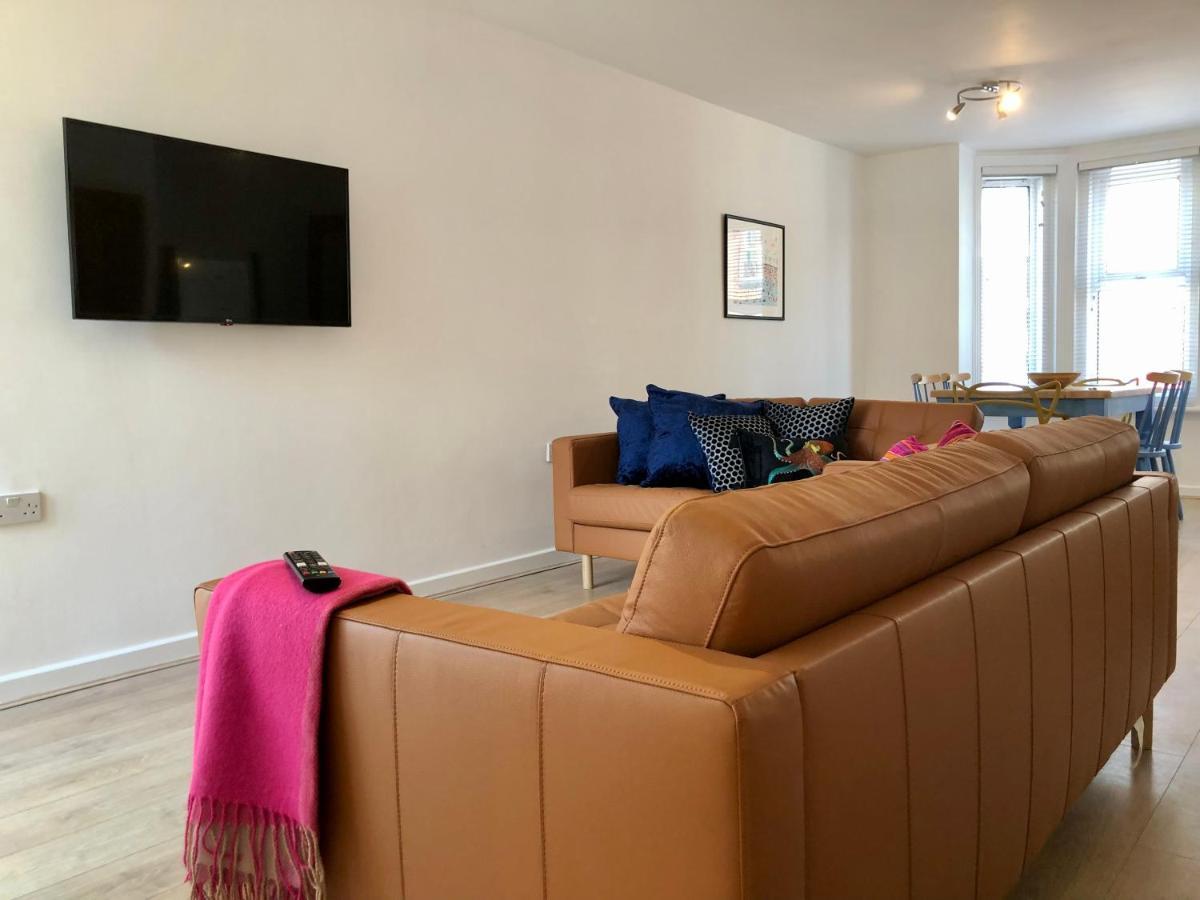 Vila House With Parking, Short Stroll To Quay, Shops And Restaurants Poole Exteriér fotografie