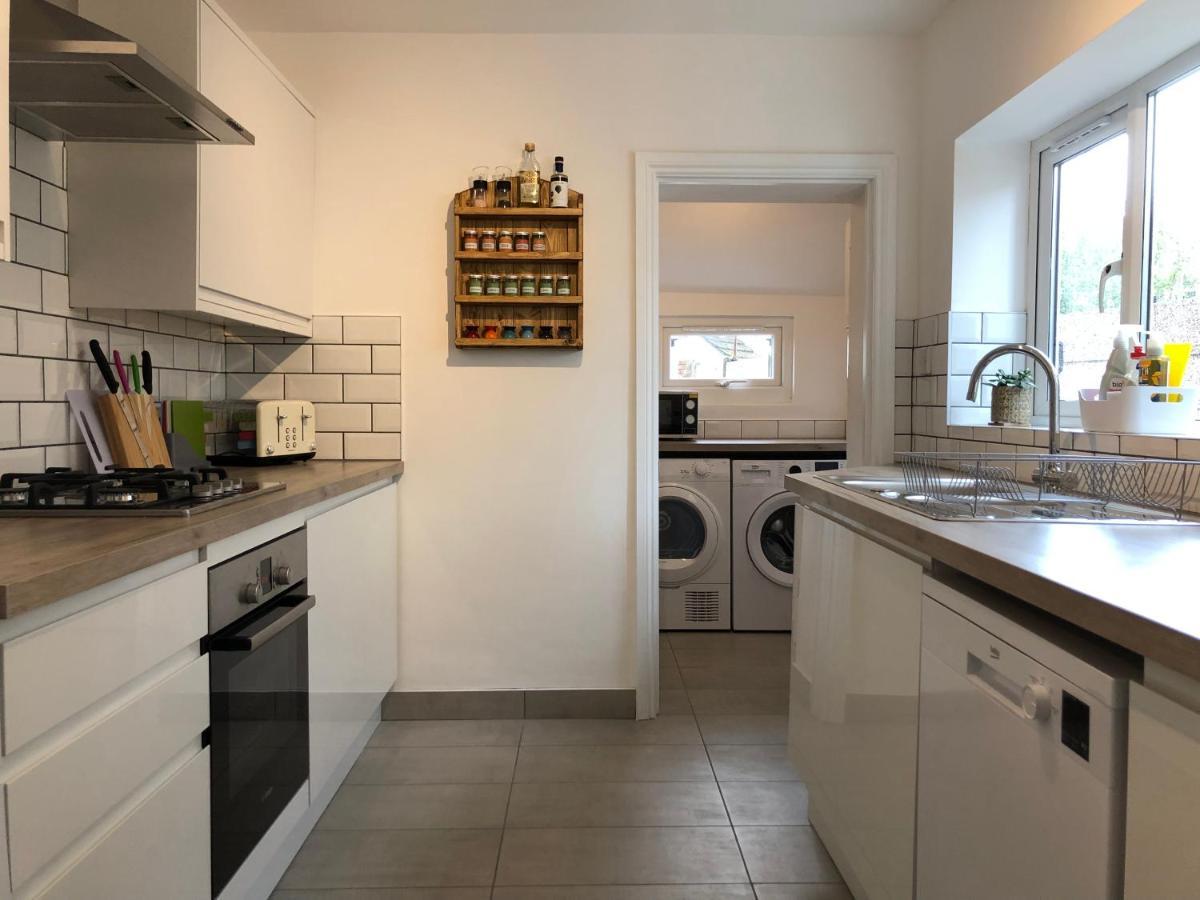 Vila House With Parking, Short Stroll To Quay, Shops And Restaurants Poole Exteriér fotografie